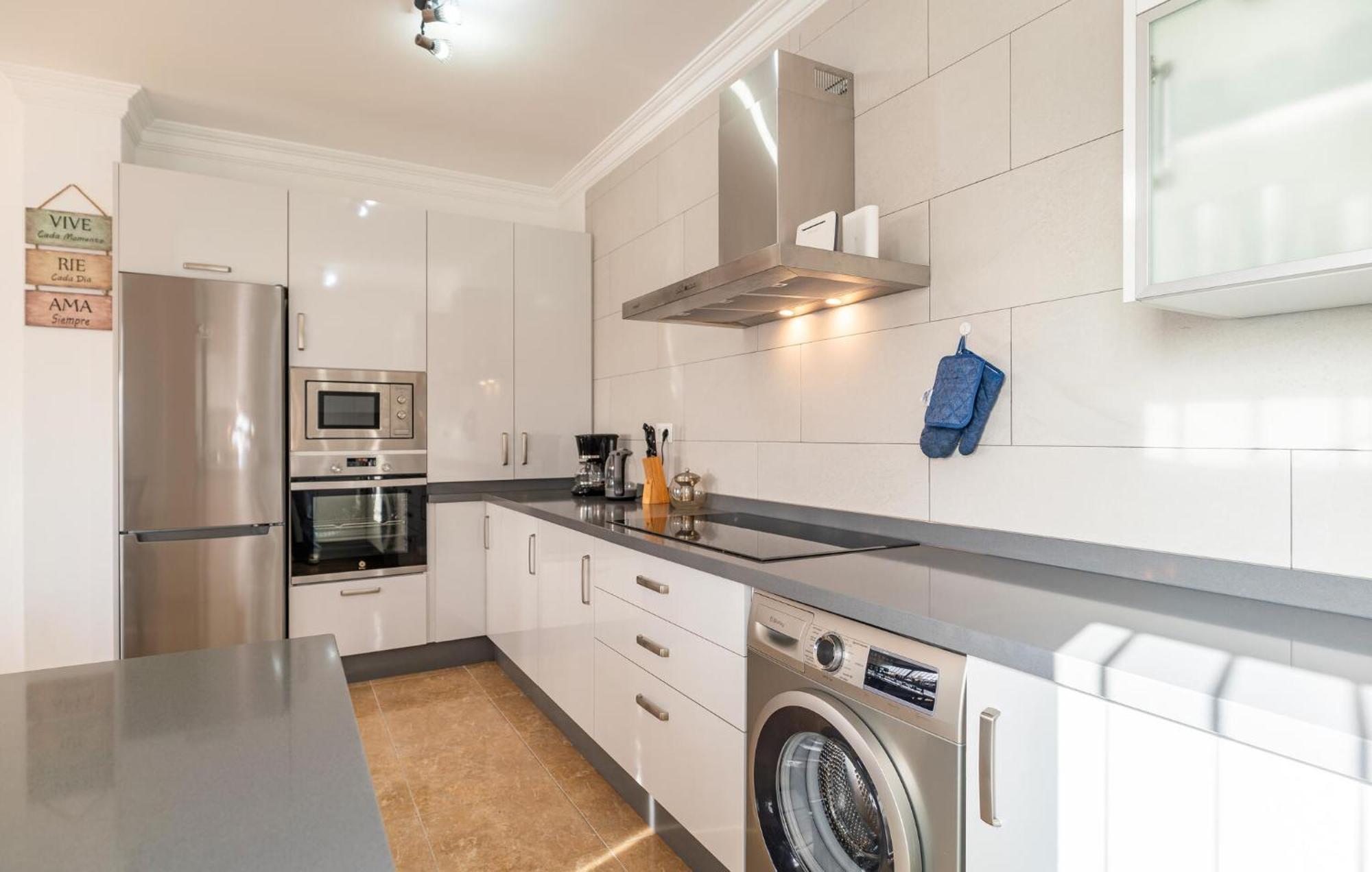 Lovely Home In Benalmadena With Kitchen Buitenkant foto